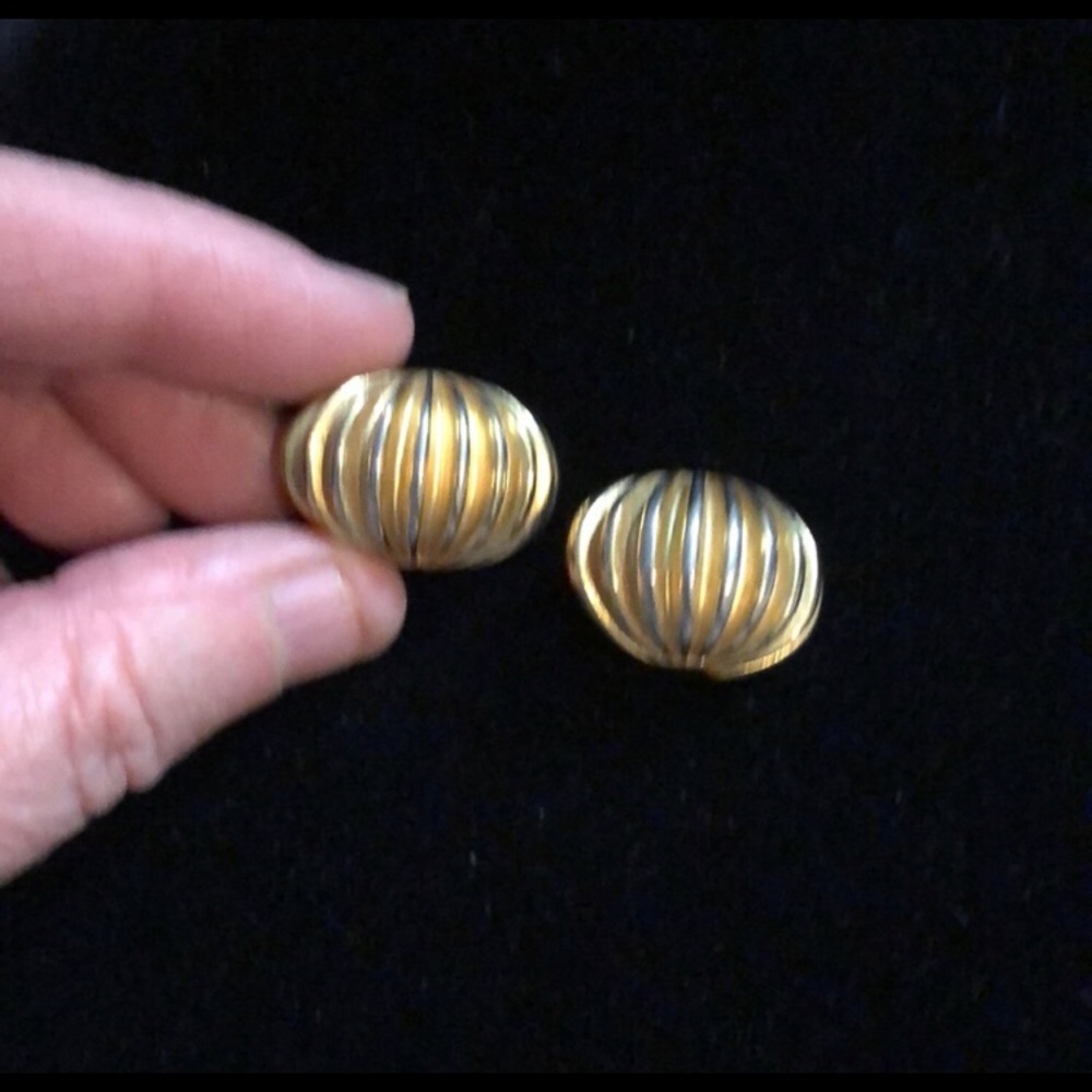 3 pair Earrings - Picture 5 of 9